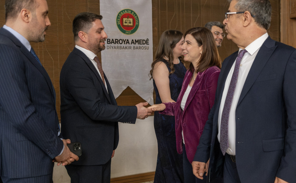 Diyarbakır’da Avukatlar Günü buluşması: Serra Bucak’tan hukuk vurgusu
