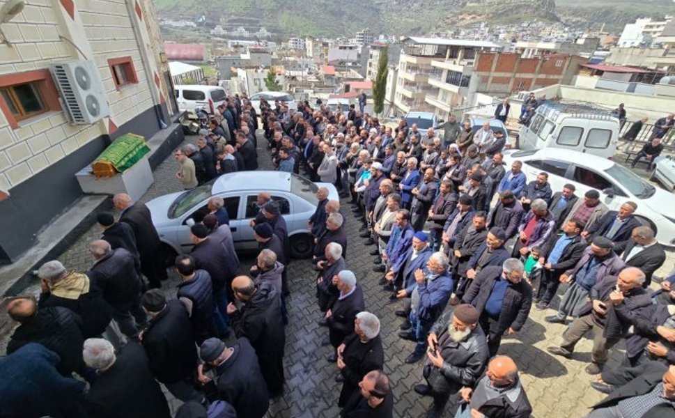 Diyarbakırlı duayen gazeteci son yolculuğuna uğurlandı