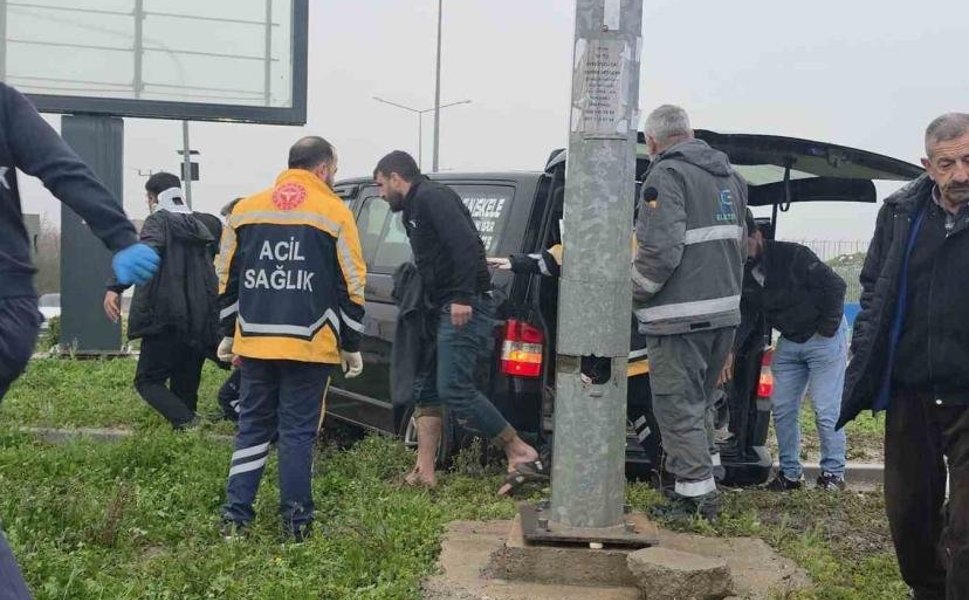 Ergani’de iki araç birbirine girdi