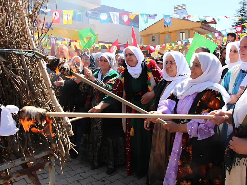 Newroz Ateşi Özgürlüğün Ve Direnişin Sembolü