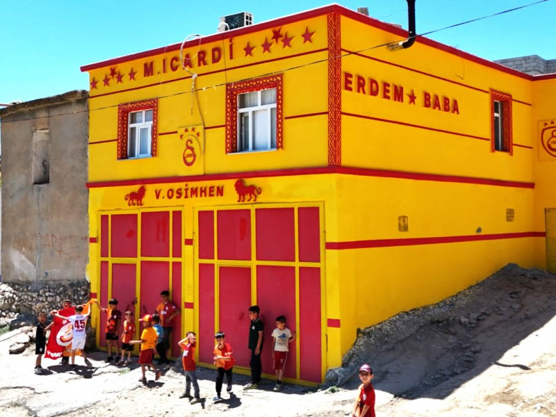 Diyarbakır’da Bir Galatasaray Sevdalısının Renkli Evi1