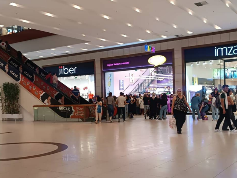 Diyarbakır’da Yüzde 75 Indirim Izdihama Yol Açtı
