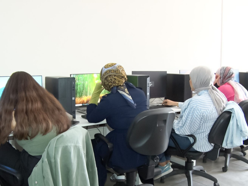 Kadınların Dijital Okuryazarlığını Artırmak Hedefleniyor