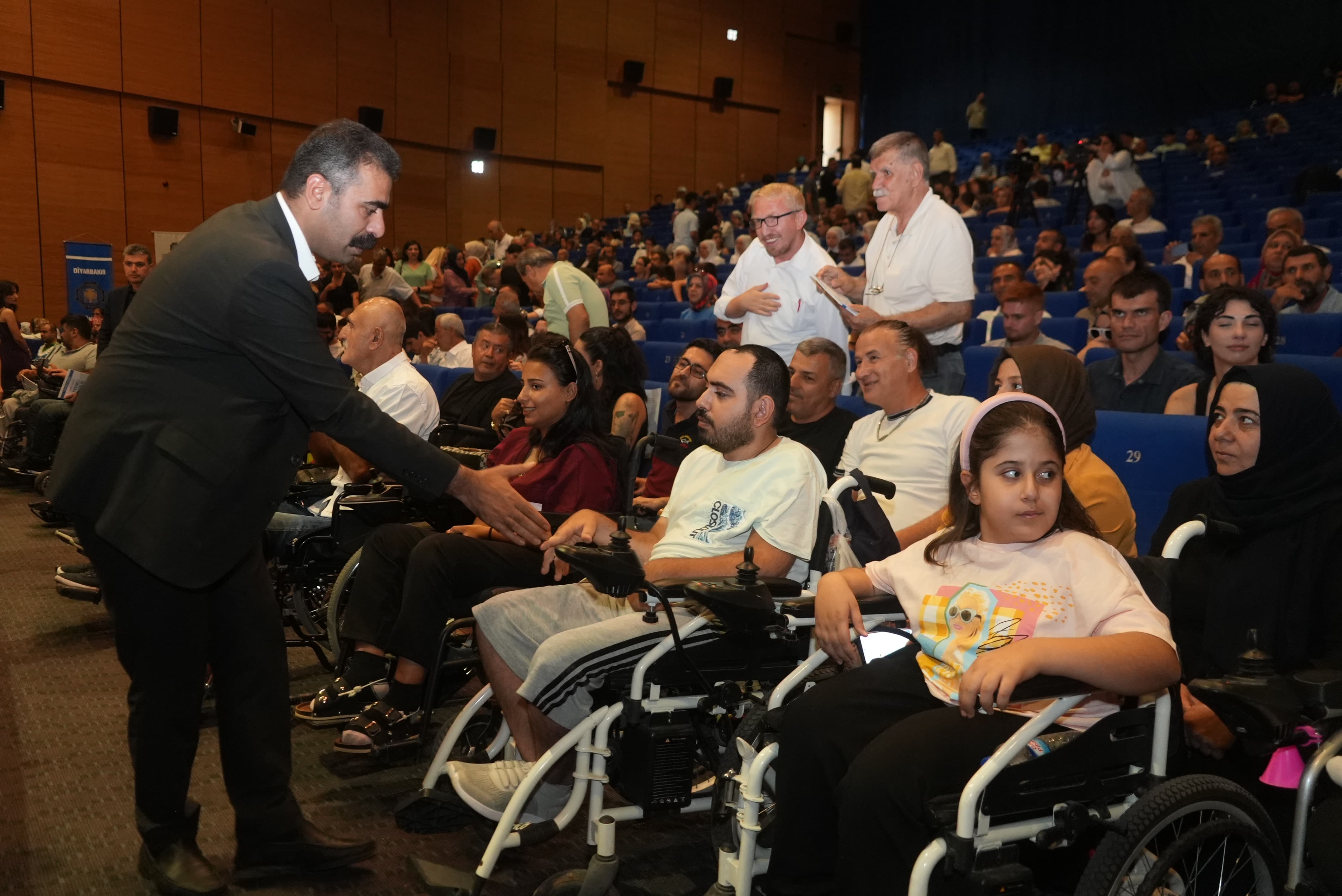 Engelliler için barış ve demokratikleşme konferansı yapıldı-1