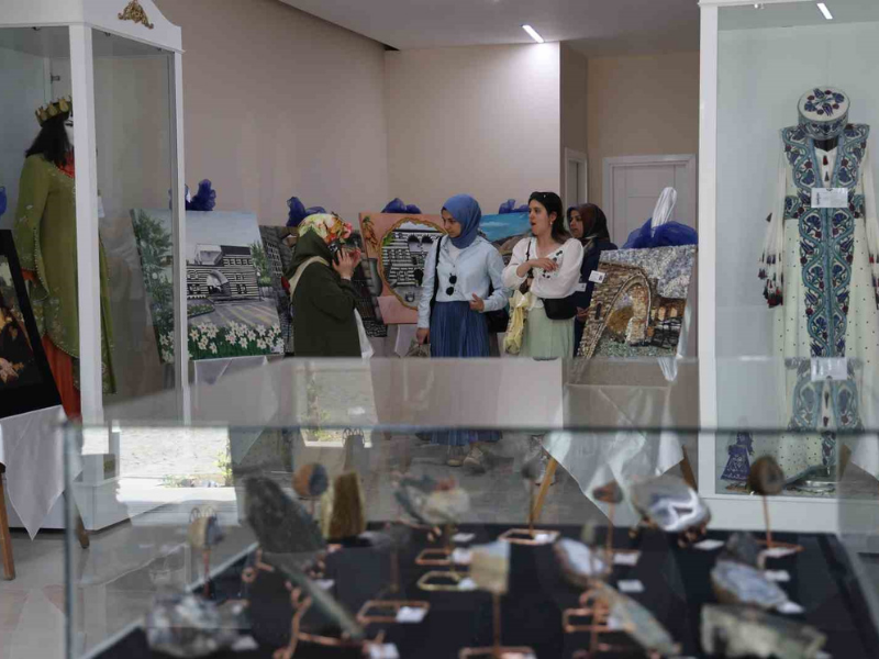 Diyarbakır'ın El Sanatları Turistlerin Gözdesi Oldu (1)
