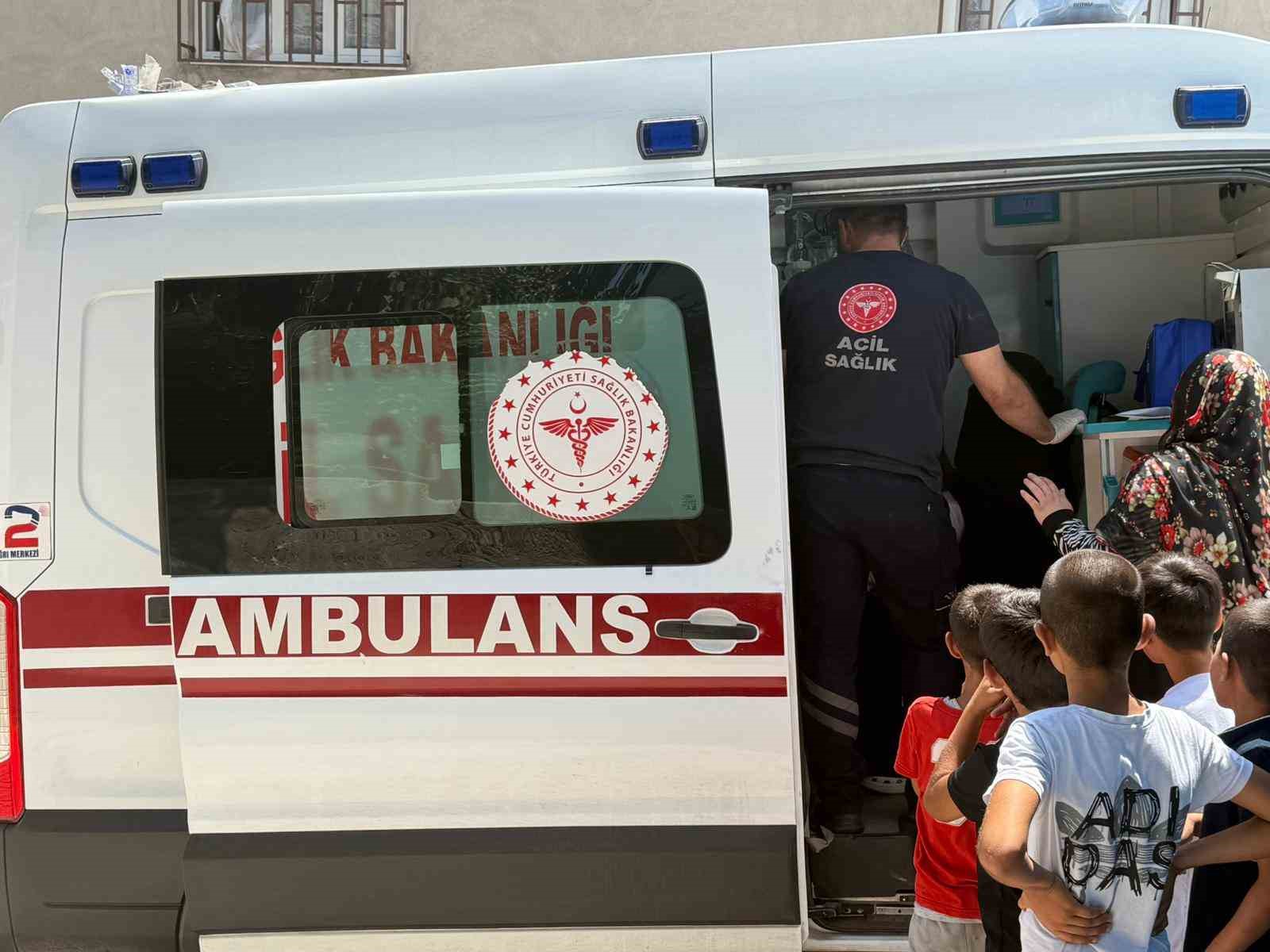 Diyarbakır’da klima yangını: 3 kişi dumandan etkilendi 1