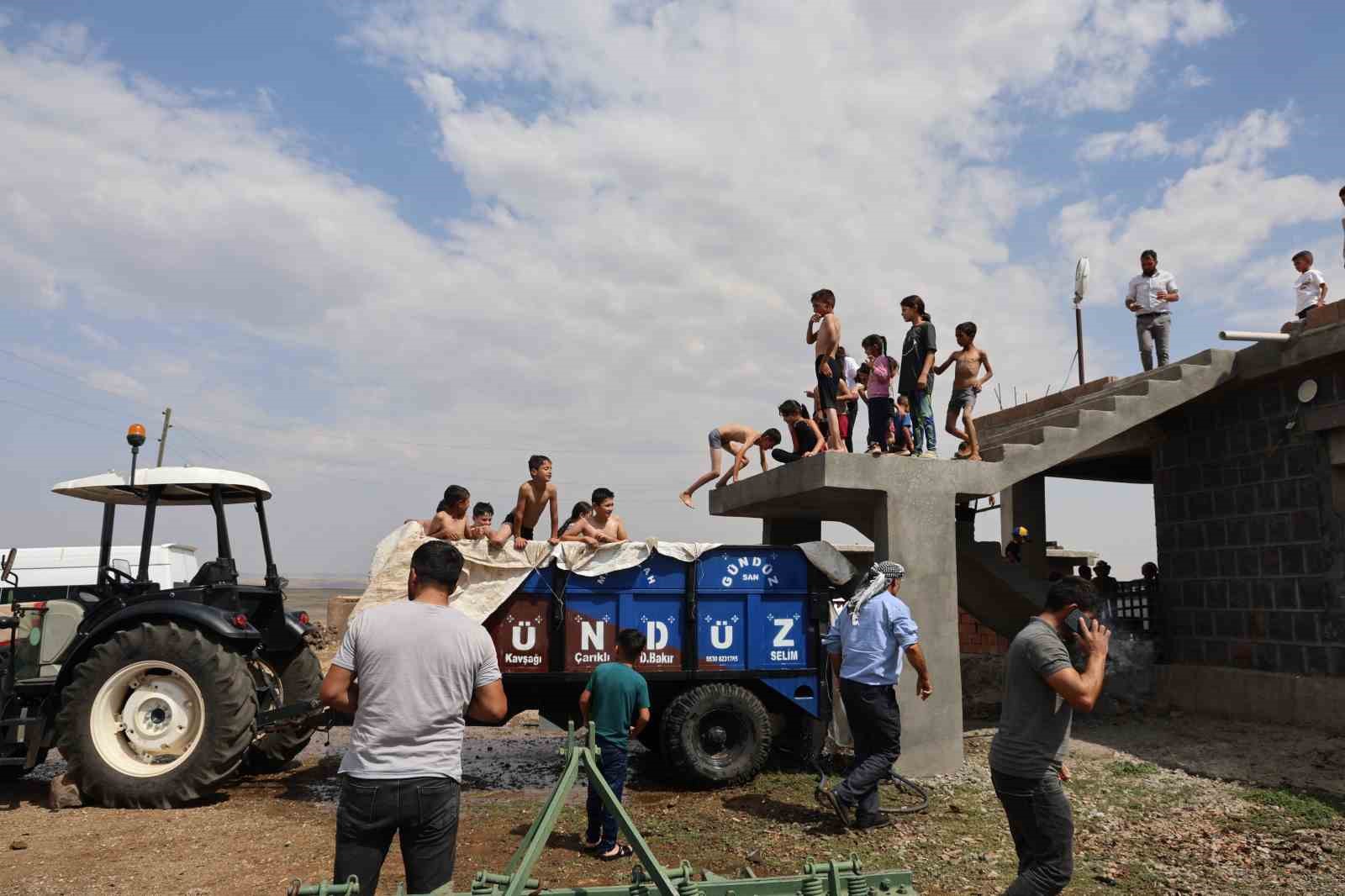 Diyarbakır’da römorktan havuz keyfi 1