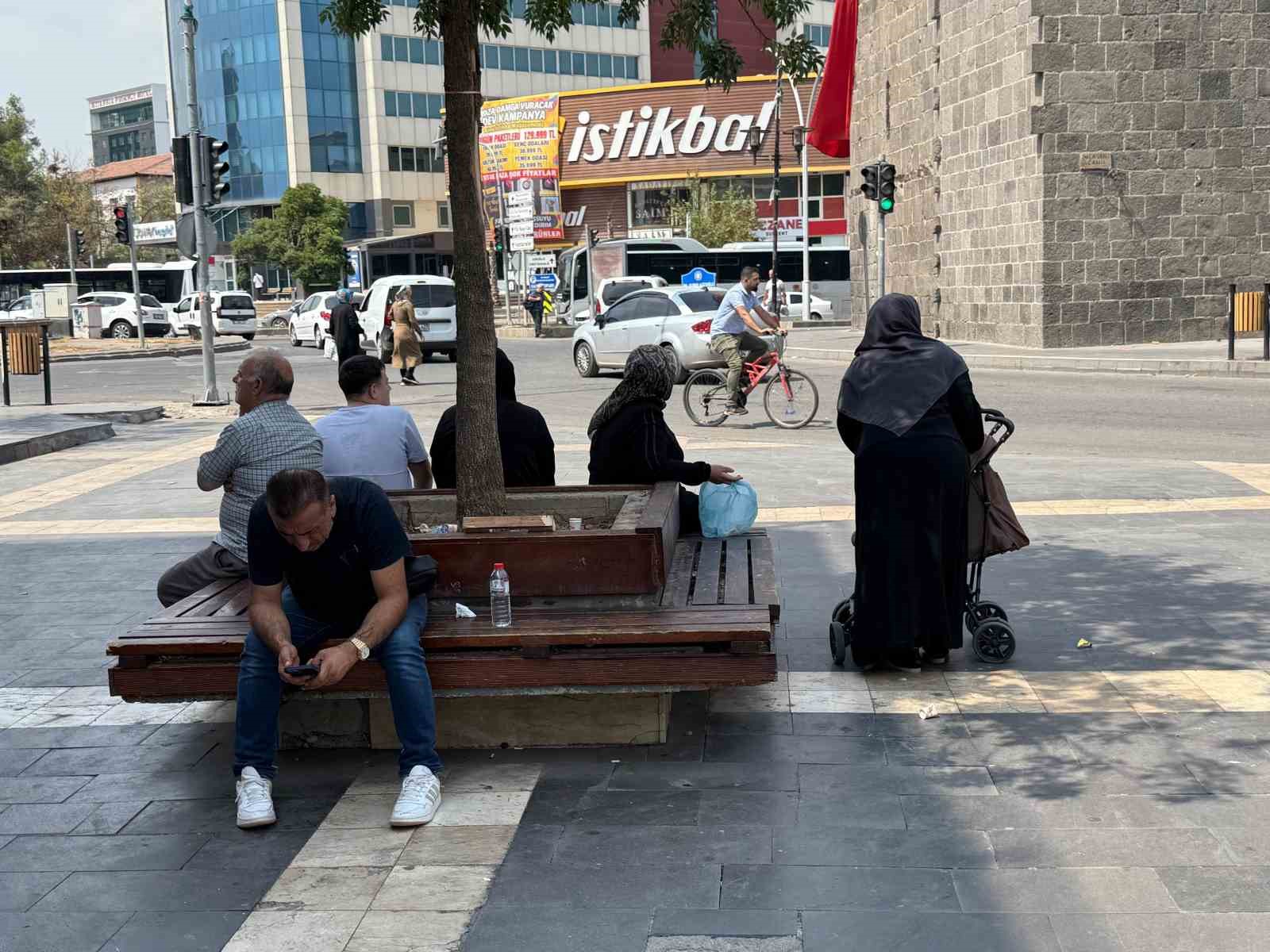 Diyarbakır’da aşırı sıcaklar hastaneleri doldurdu 1