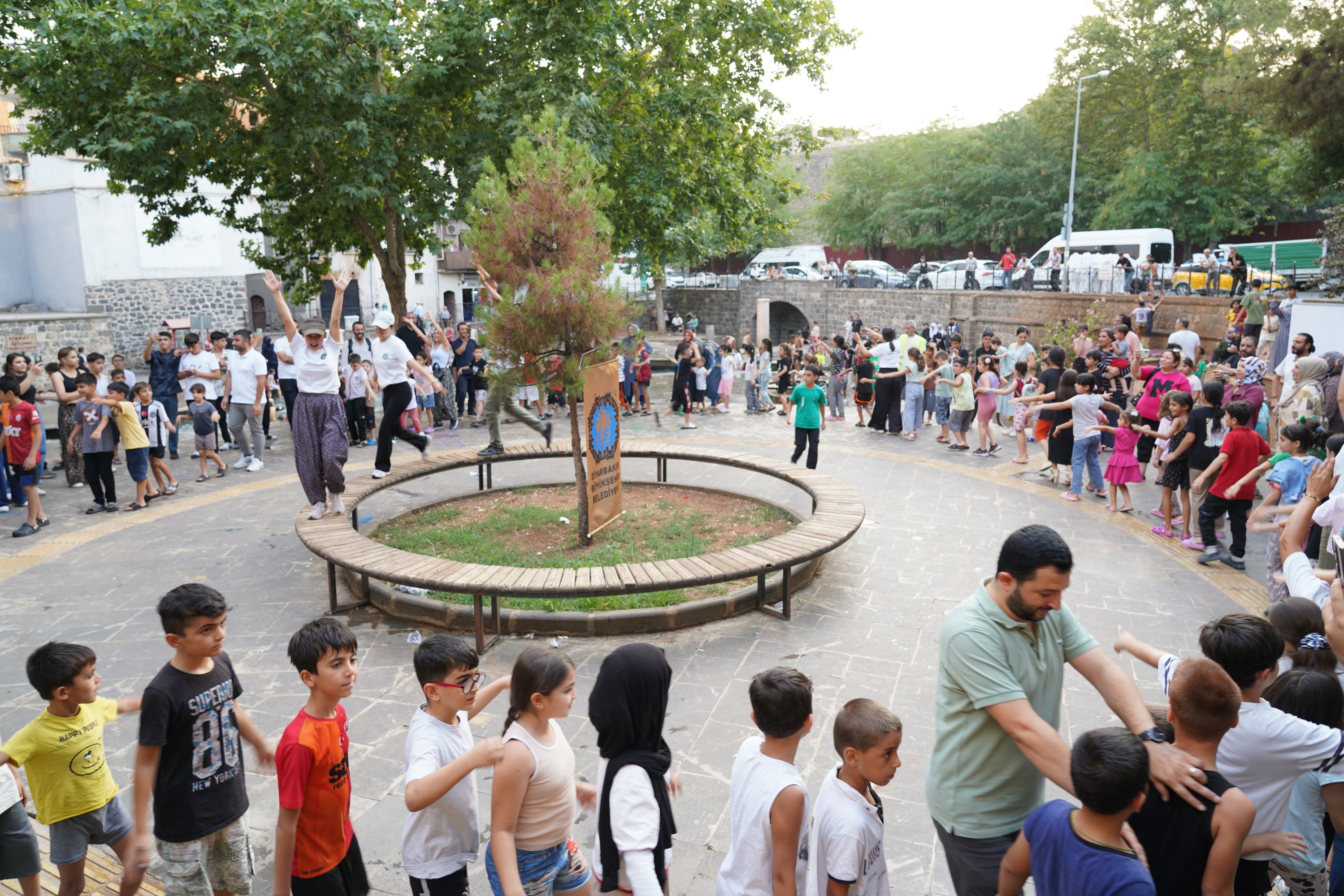 Anzele parkı’nda renkli çocuk şenliği 1