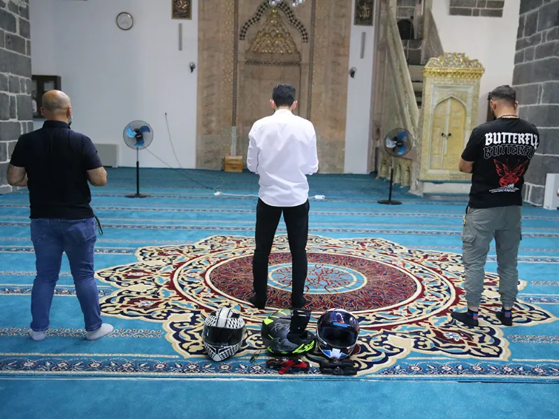 Diyarbakır cami müezzinin motosiklet tutkusu 2