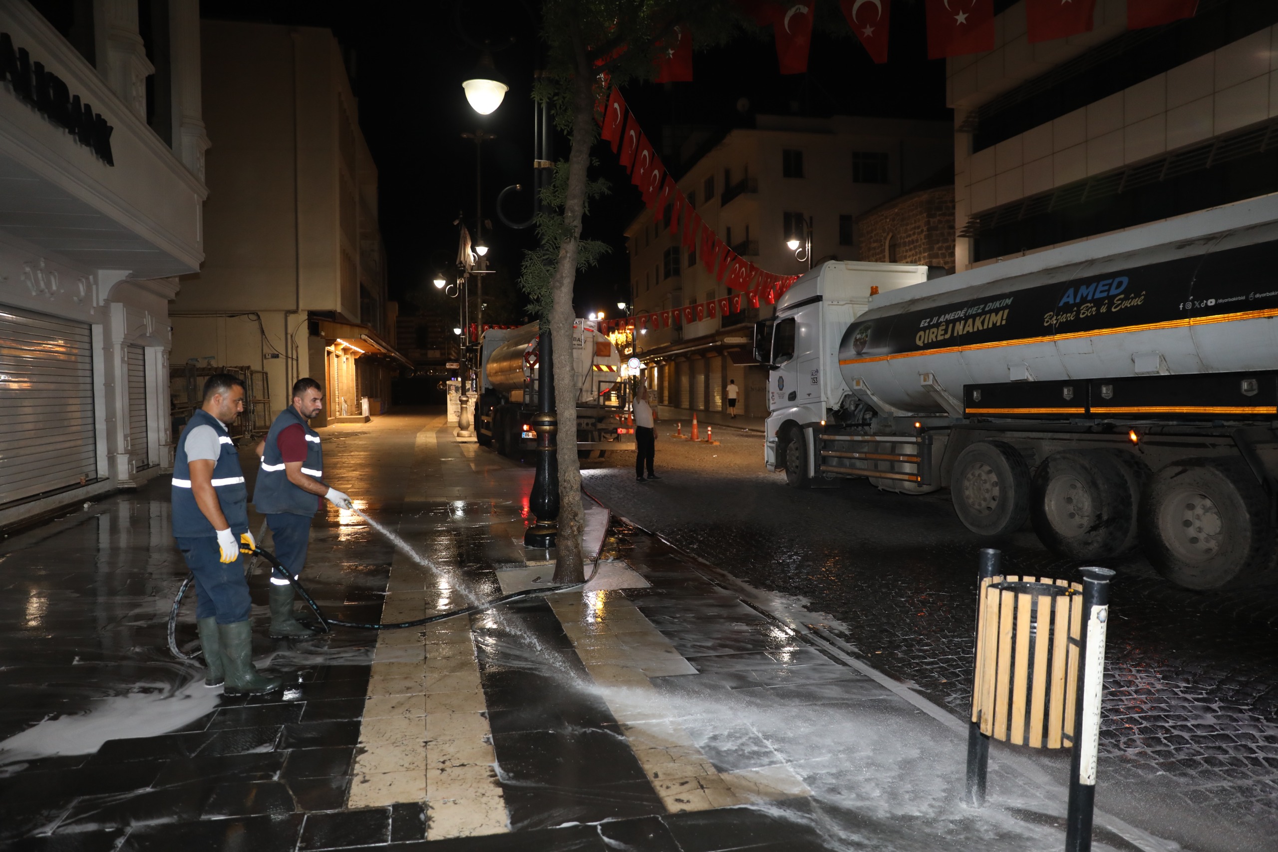 Diyarbakır Sur içinde gece temizliği 2