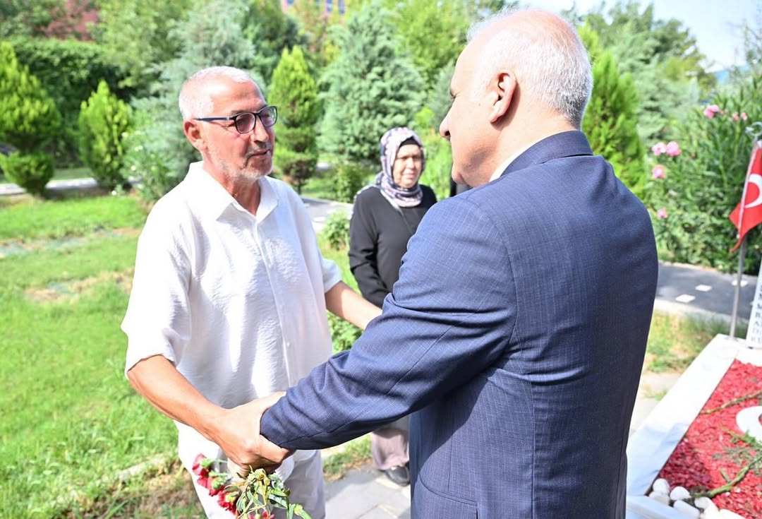Diyarbakır’da 15 Temmuz şehitleri dualarla anıldı 1