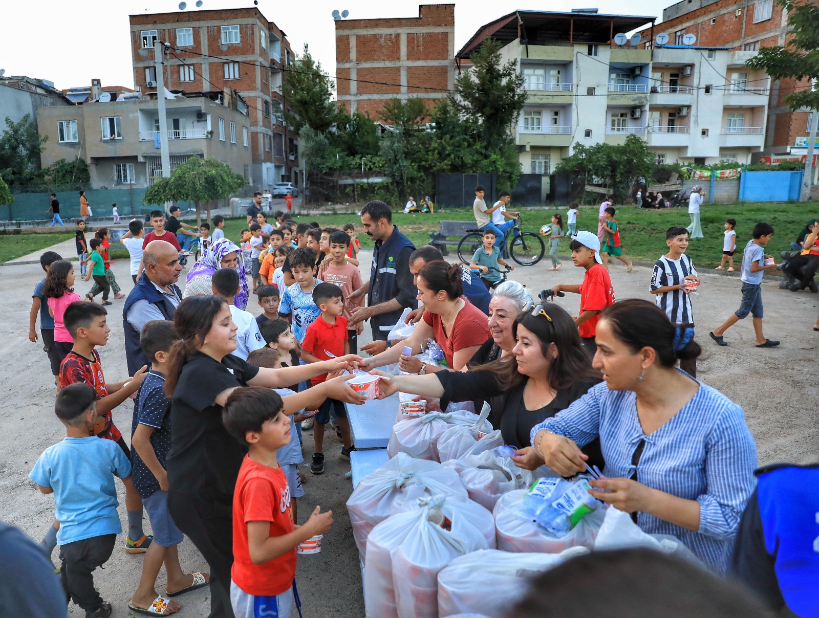 Diyarbakır Kayapınar Belediyesi’nden aşure etkinliği  1