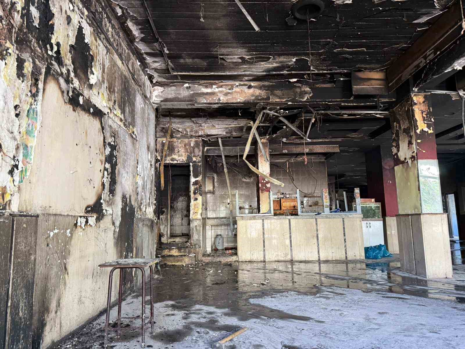 Diyarbakır’da kahvehanede korkutan yangın  1