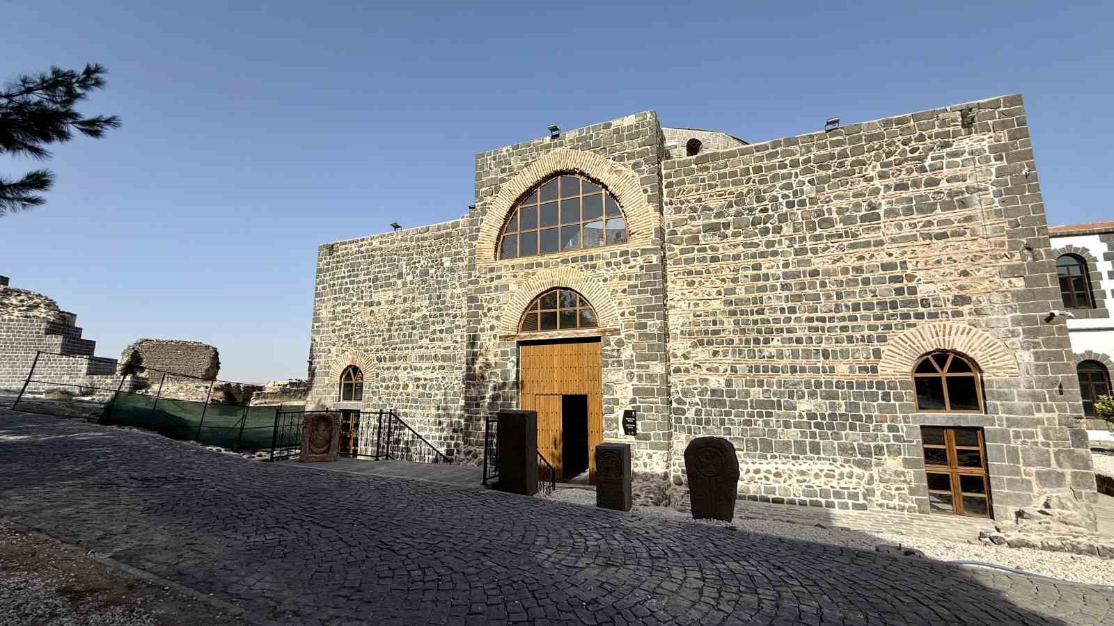 Diyarbakır’da bulunan kitabe tarihi yanlışı düzeltti-1