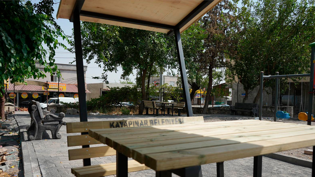 Diyarbakır Kayapınar’da köy meydanları yeşilleniyor 2