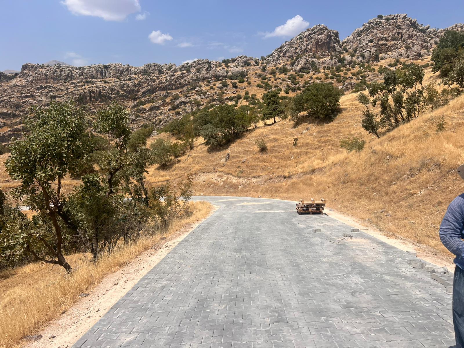 Çermik’te kilitli parke taşı çalışmaları sürüyor 1
