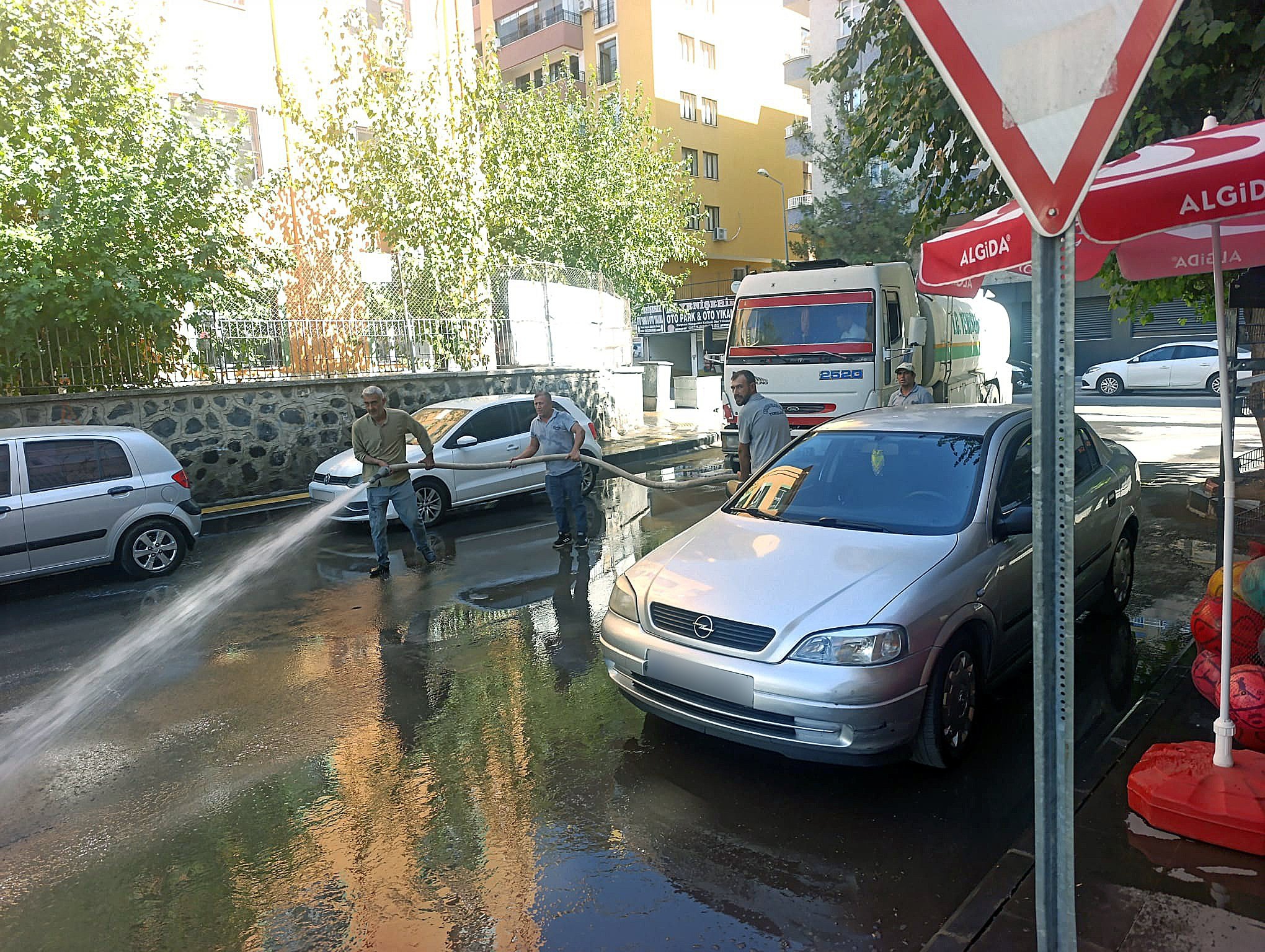 Diyarbakır’da sokaklar temizleniyor-1