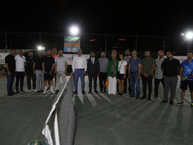 Diyarbakır’da Sağlık Çalışanları Tenis Kortlarında Buluştu