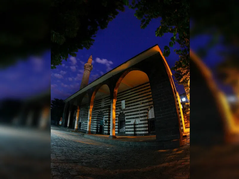 Diyarbakır camileri: Tarih ve kültürün izleri-6