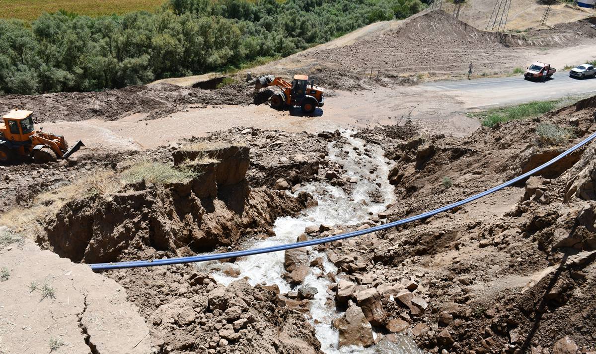Diyarbakır -Batman yolu ulaşıma kapandı-1
