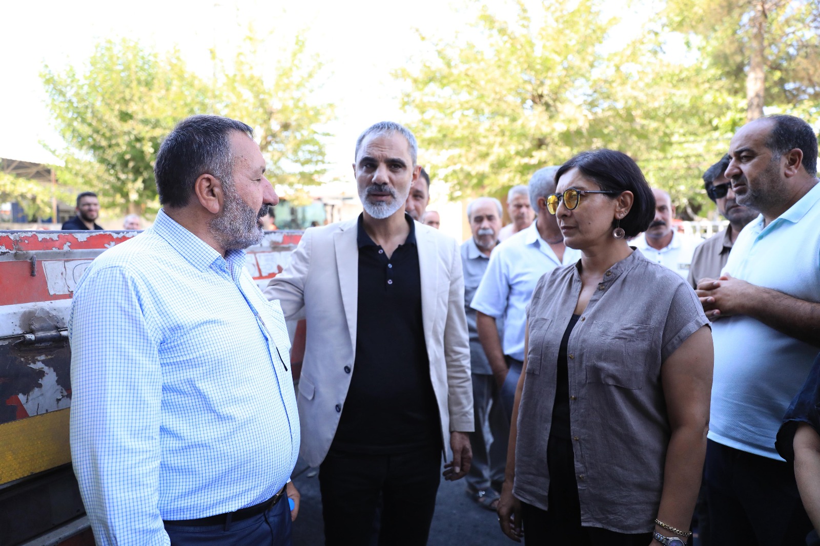 Eş Başkanlardan yangın mağduru esnafa geçmiş olsun ziyareti 2