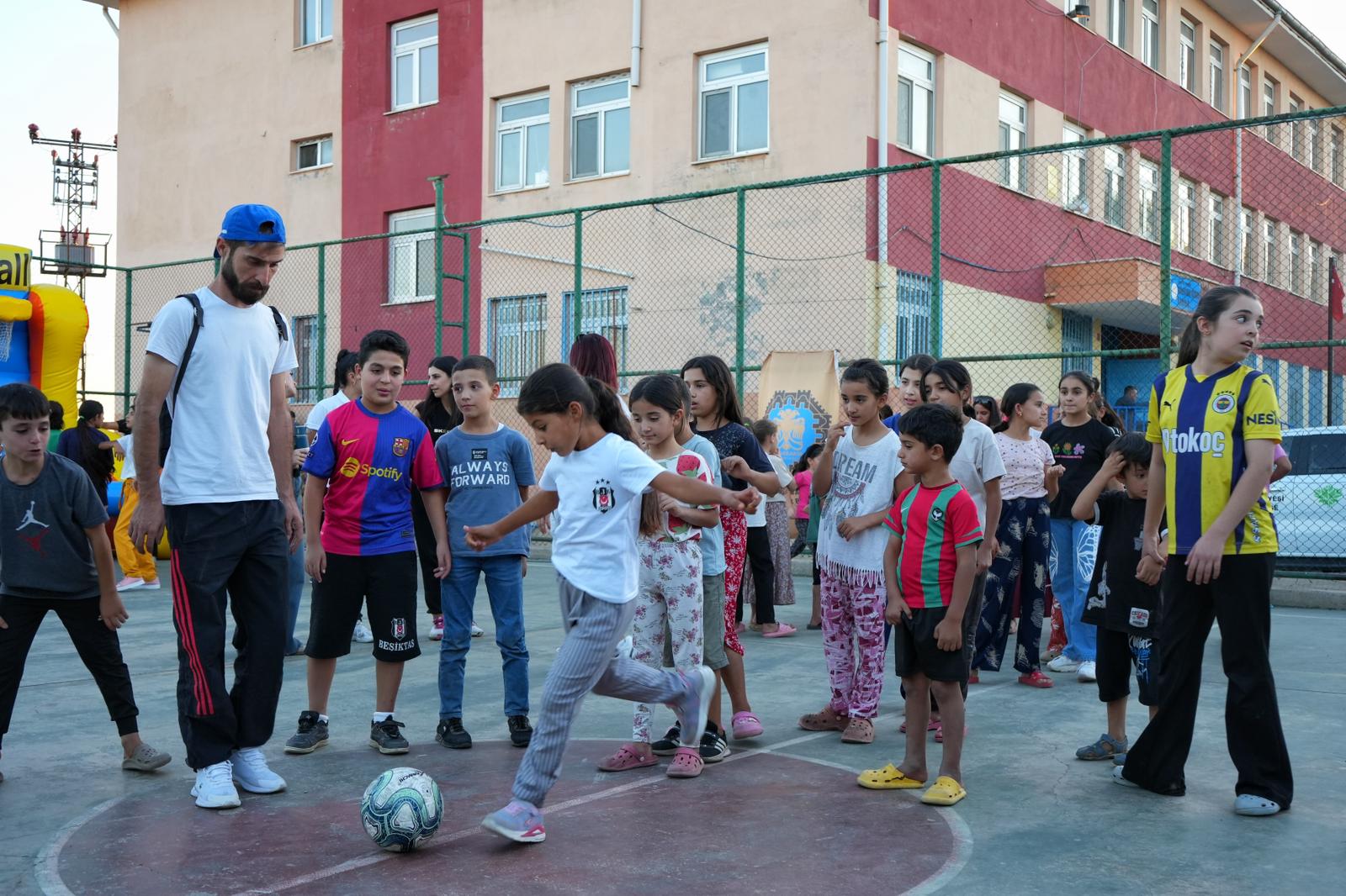 Diyarbakır’da çocuklar spor şenliğinde buluştu-1