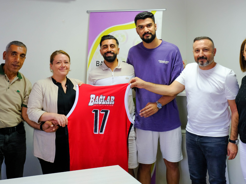 Ayaz’dan Genç Sporculara Moral