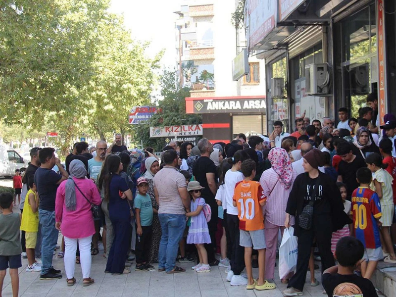 Derviş Kuş Ise Mağazaların Az Olmasını Eleştirerek