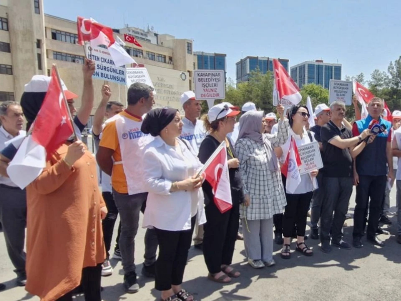 Diyarbakır'da Belediyeler Tarafından Işten Çıkarılan Işçiler