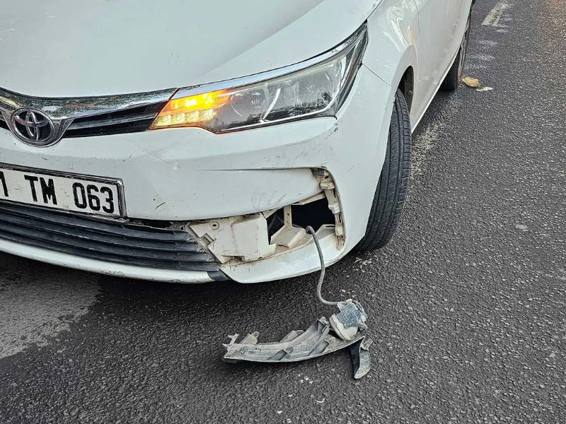 Otomobil Ile Motosiklet Çarpıştı11