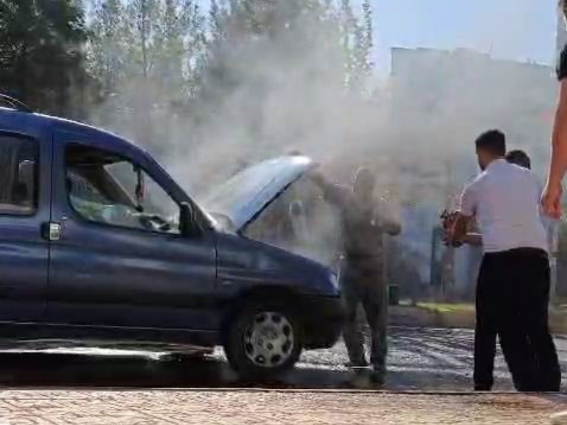 Vatandaşlar Alevleri Söndürdü, Itfaiye Soğutma Yaptı