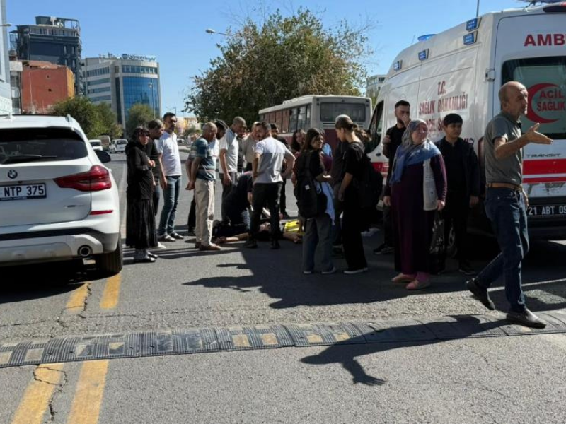 Yolun Karşısına Geçen Yayaya Otomobil Çarptı (2)
