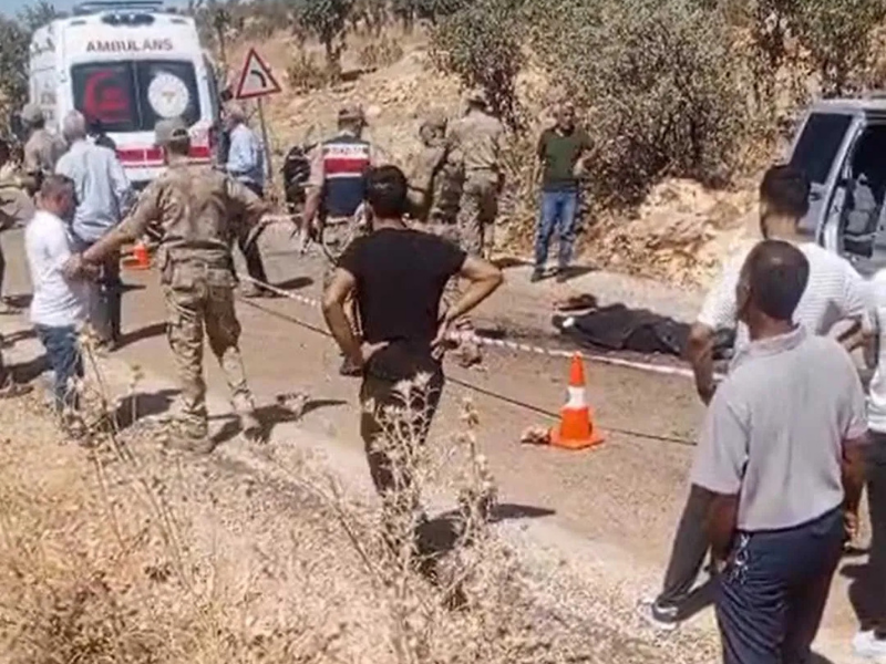 Zeynep Tüzün Camdan Fırladı.