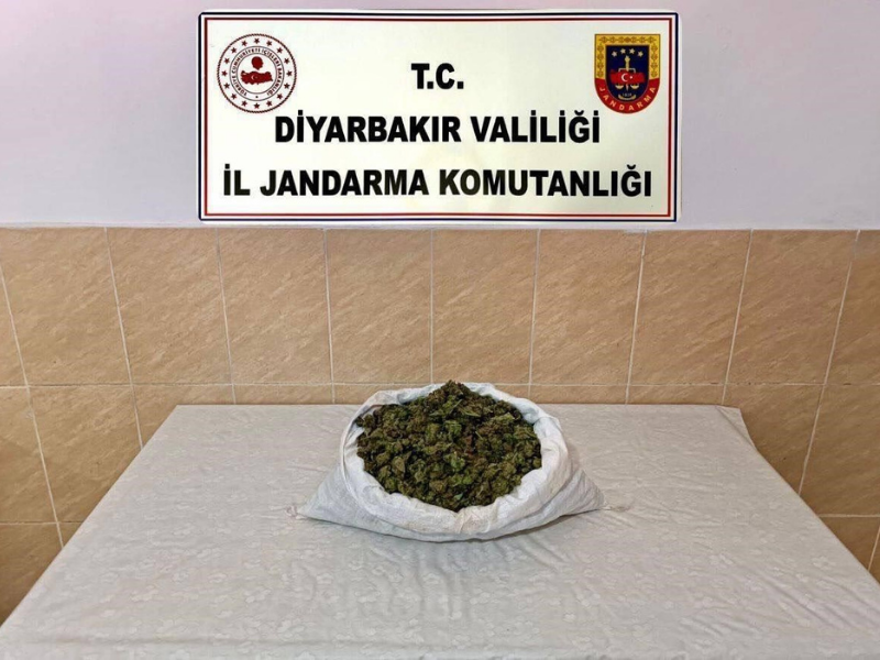 29 Kilo Esrar, 13 Kilo Skunk, 13 Gram Metamfetamin