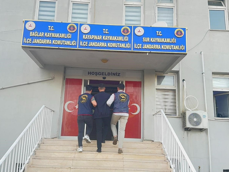 Ağır Suçlardan Arananlar Yakalandı