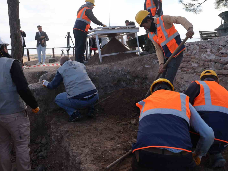 Amidi, Amed Şehrinin 3 Kez Yandığı Tespit Edilmiştir