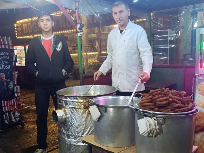 Diyarbakır’da Saniyeler Içinde Tükenen Geleneksel Tatlı 1