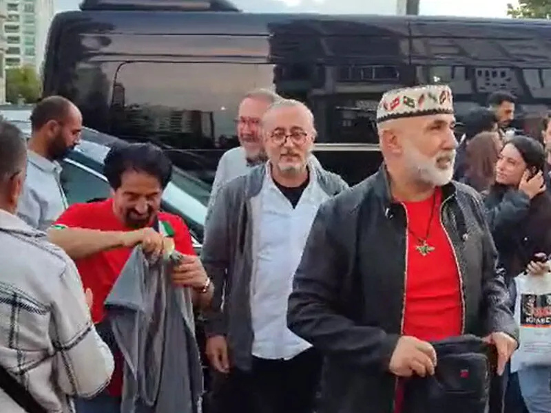 Efsane Geri̇ Dönüyor