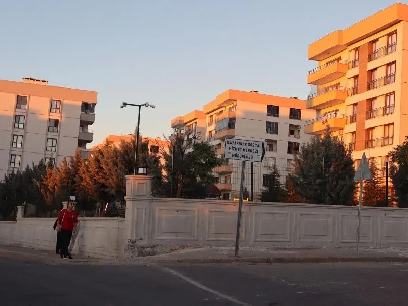 “Hem Hırsızlardan Hem Köpeklerden Korkuyoruz”