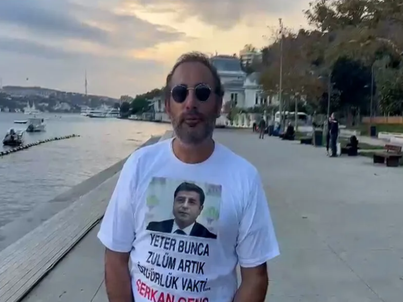 Selahattin Demirtaş Tişörtüyle Sahilde Koşup Özgürlük Istedi2