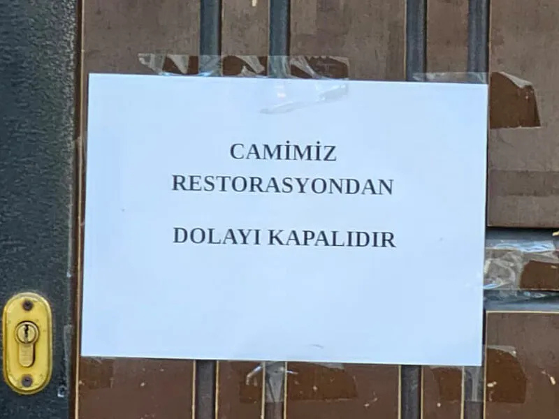 Tari̇hi̇ Cami̇ Üç Ay Sonra Eski̇ Hali̇yle Açildi
