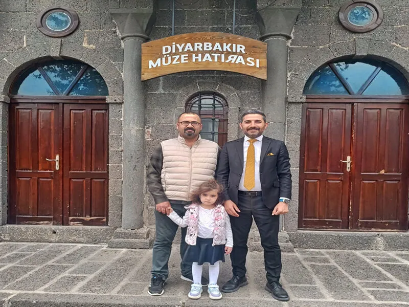 90 Yıllık Sır Çözüldü Aile Dedelerinin Mezar Taşını Diyarbakır’da Buldu4