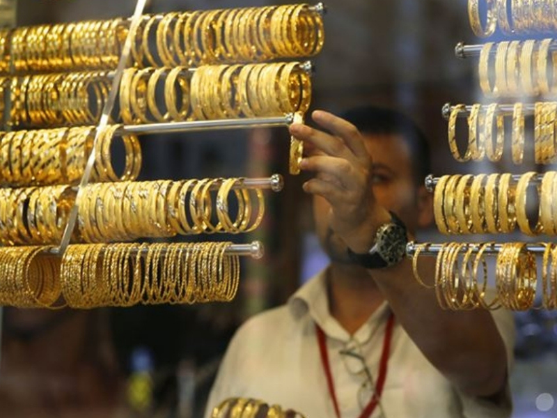 Altı Çocuk Babası Y.a. Ise Evde Hırsızlık Korkusuyla Biriktirdiği