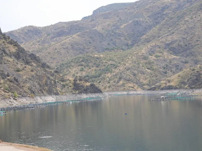 Çüngüş Ilçesinde, Atatürk Barajı 12