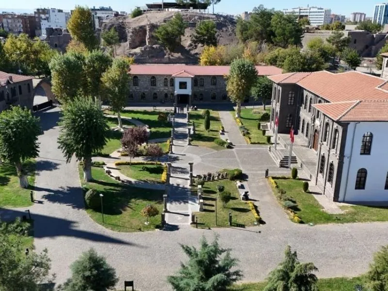Diyarbakır Müze Bahçesi’nden Roma’ya Yolculuk2