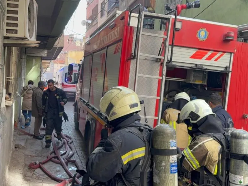 Diyarbakır’da Apartmanda Yangın Alarmı 2 Çocuk 7 Kişi Dumana Maruz Kaldı3
