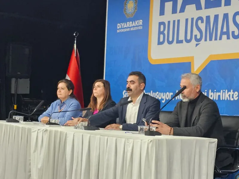 Diyarbakır’da Halk Buluşması Talepler Sıralandı, Mikrofon Durmak Bilmedi2