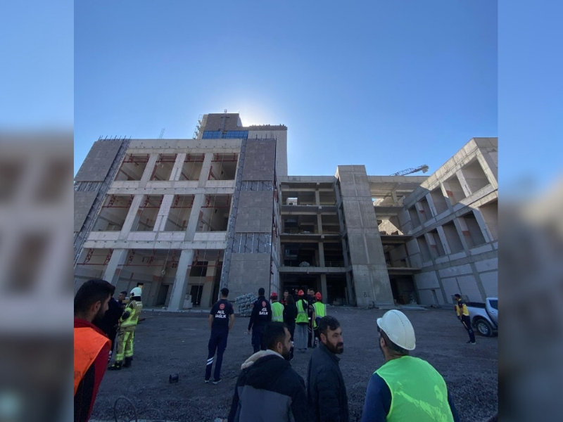 Diyarbakır’da Hastane Şantiyesinde Intihar Girişimi2