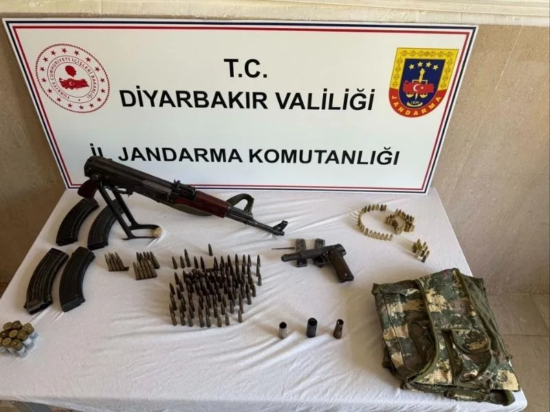 Diyarbakır’daki Operasyonlarda Çok Sayıda Silah Ve Mühimmat Bulundu2